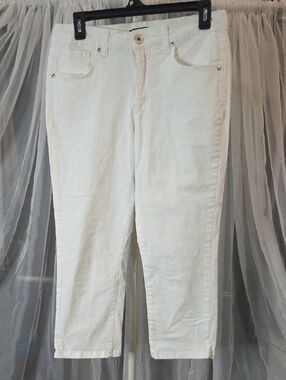 #245 Bandolino White Cropped Ankle Jeans